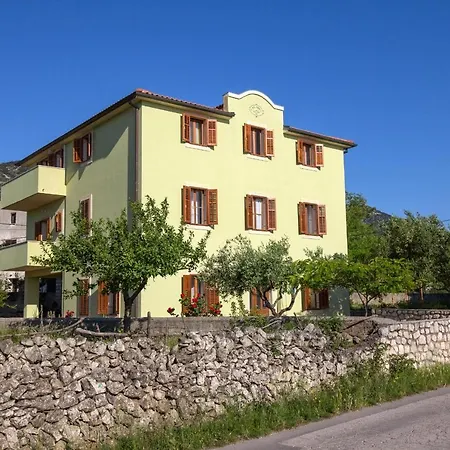 And With Parking Space Nerezine, Losinj - 2506 네레자인