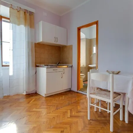 And With Parking Space Nerezine, Losinj - 2506 Gasthof 3*