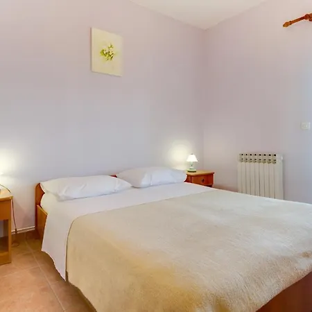 And With Parking Space Nerezine, Losinj - 2506 Guest house