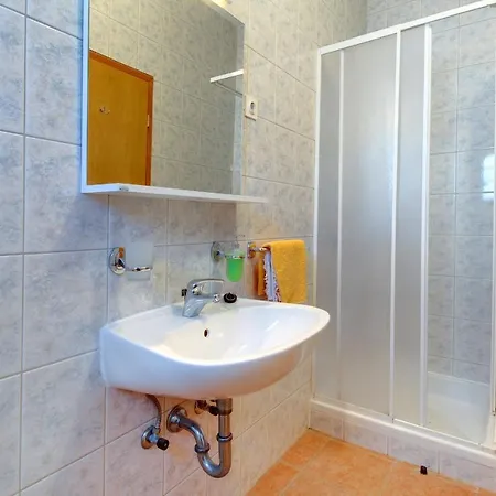 Guest house And With Parking Space Nerezine, Losinj - 2506